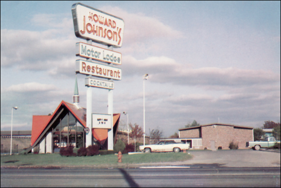 Howard Johnsons Restaurant - Lansing - 6801 S Cedar St - From Highway Host Dot Org